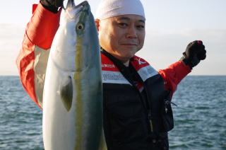 ハマチ メジロ?ませ釣り