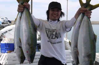 メジロ　活き鯵での泳がせ釣り