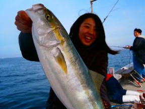 呑ませ釣りで メジロ