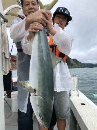 鰤　ぶり　イワシの落とし込み　喰わせサビキ真鯛　大鯛