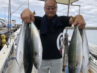 呑ませ釣り　青物　ブリ　メジロ　ハマチ