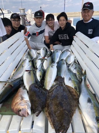 呑ませ釣りヒラメ アコウ 青物 ブリ メジロ釣果