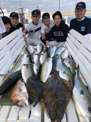 呑ませ釣りヒラメ　アコウ　青物　ブリ　メジロ釣果