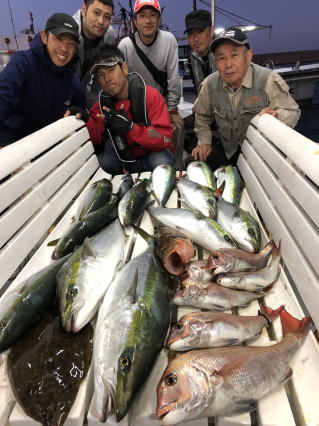 呑ませ釣りヒラメ　アコウ　青物　ブリ　メジロ釣果