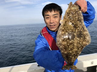 イワシを餌に呑ませ釣り ヒラメ狙い