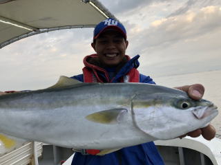 呑ませ釣り　青物　ブリ　メジロ　ハマチ狙い