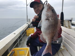 淡路島　釣り船　真鯛　明石鯛釣り