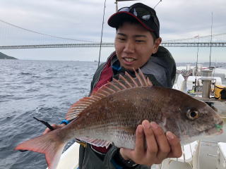 淡路島　釣り船　真鯛釣り　タコ釣り