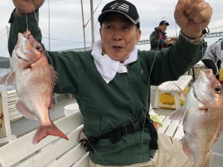 淡路島　釣り船　真鯛釣り　タコ釣り