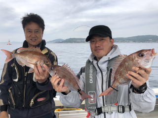 淡路島　釣り船　真鯛釣り　タコ釣り