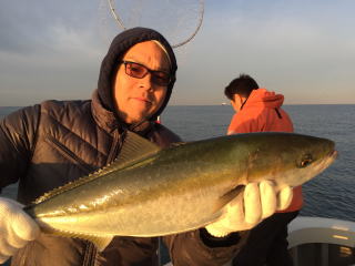 イカ呑ませ釣り鰤