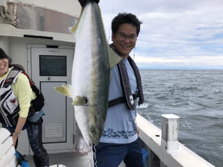 呑ませ釣り　青物　ブリ　メジロ　ハマチ　爆釣り