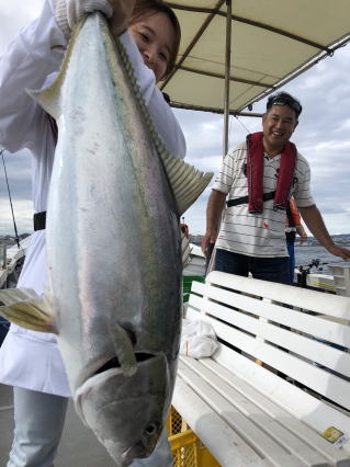 呑ませ釣り　青物　ブリ　メジロ　ハマチ　爆釣り