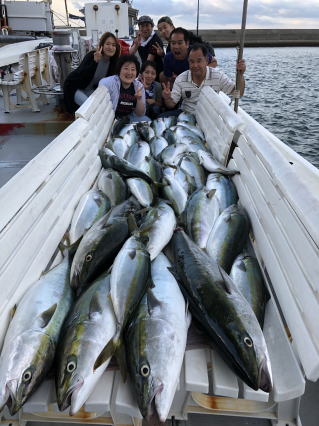 呑ませ釣り　青物　ブリ　メジロ　ハマチ　爆釣り