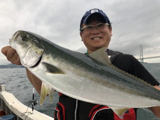 呑ませ釣り　泳がせ釣り青物　ブリ　メジロ