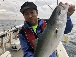 呑ませ釣り　泳がせ釣り青物　ブリ　メジロ